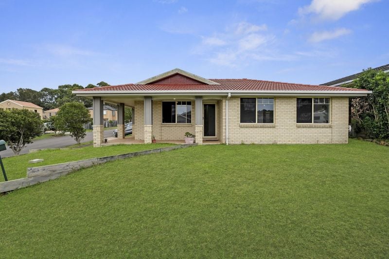 1 Waugh Cl, Blue Haven, NSW 2262