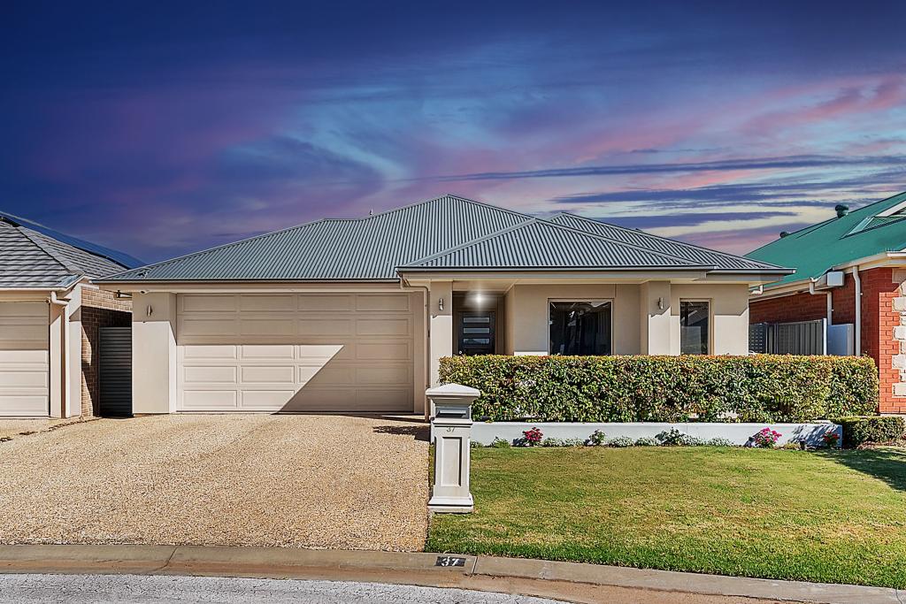 37 Nelson Cres, Mawson Lakes, SA 5095