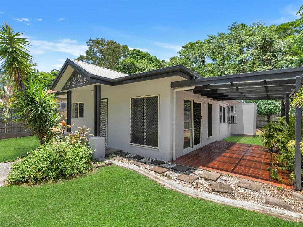 10 Lamb St, Smithfield, QLD 4878