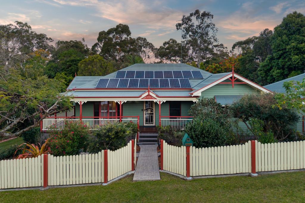 18 Grevillea St, Redland Bay, QLD 4165