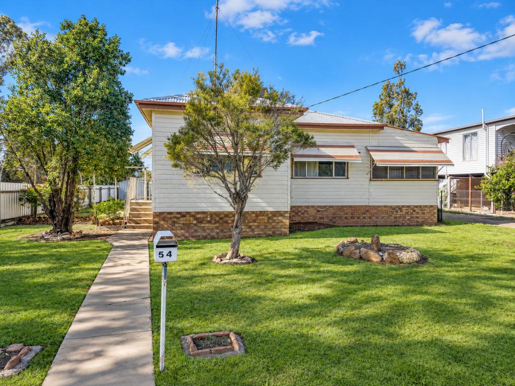 54 HINDS ST, NARRABRI, NSW 2390