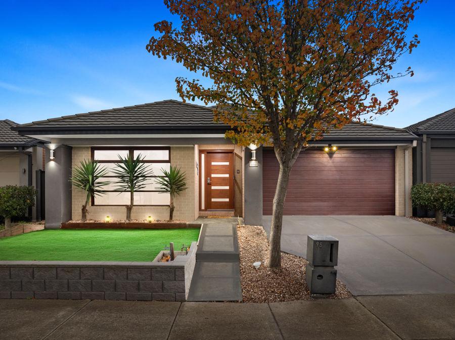 95 Moorpark Dr, Craigieburn, VIC 3064