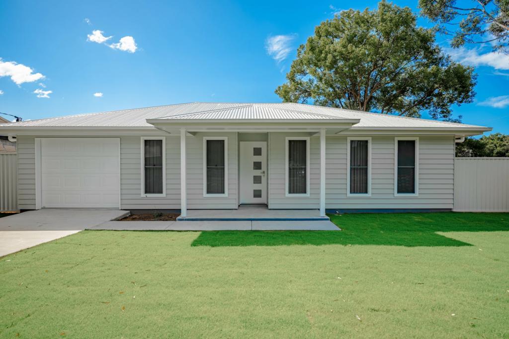 3 Taylor St, Russell Island, QLD 4184