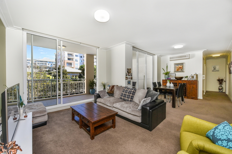 205/6 PENINSULA DR, BREAKFAST POINT, NSW 2137