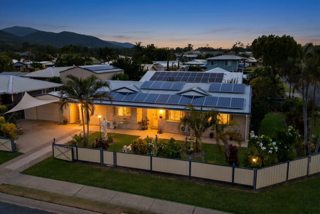 8 Rachel Dr, Parkhurst, QLD 4702