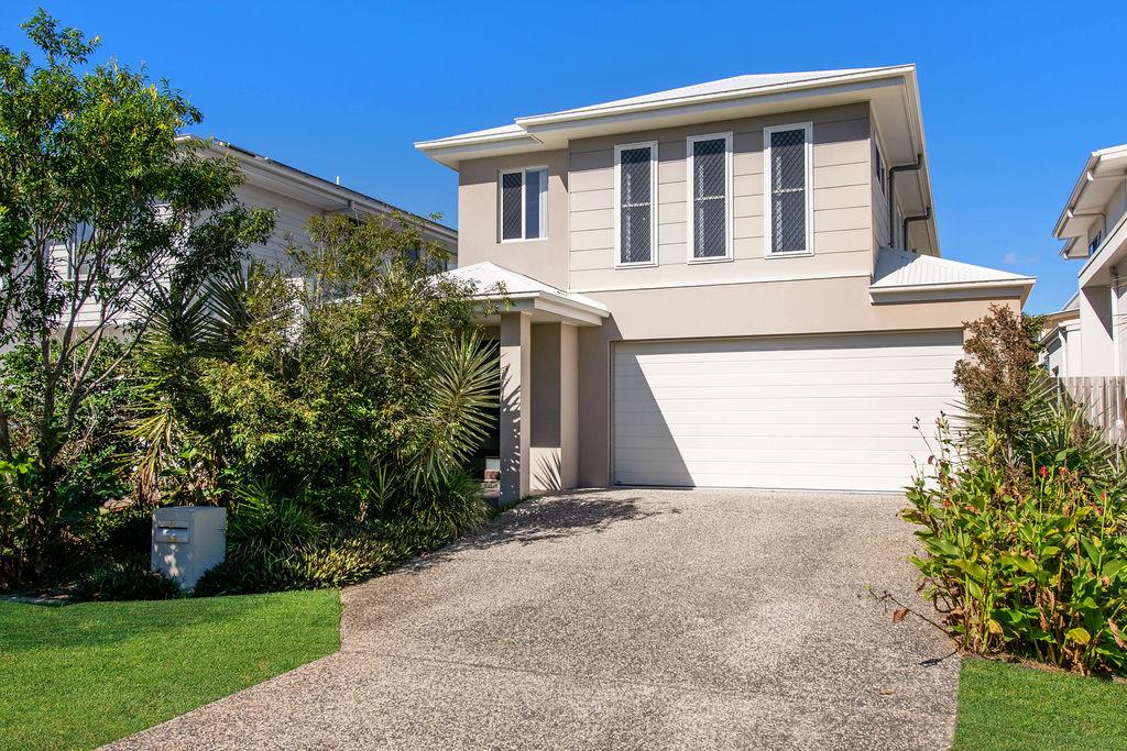 33 North Quay Cct, Hope Island, QLD 4212