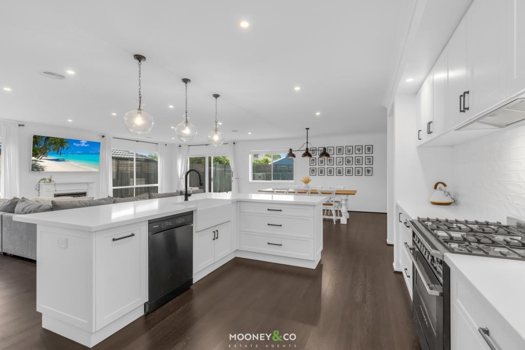 14 Blainroe Cres, Cranbourne, VIC 3977