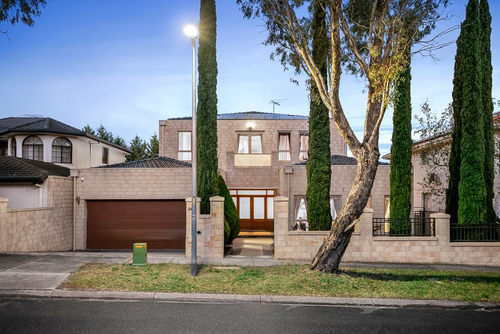 46 Ravenhill Bvd, Roxburgh Park, VIC 3064