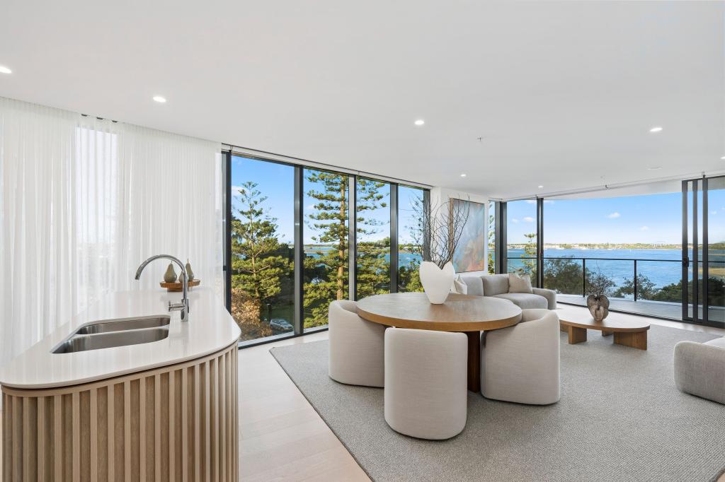 502/180 Marine Pde, Labrador, QLD 4215