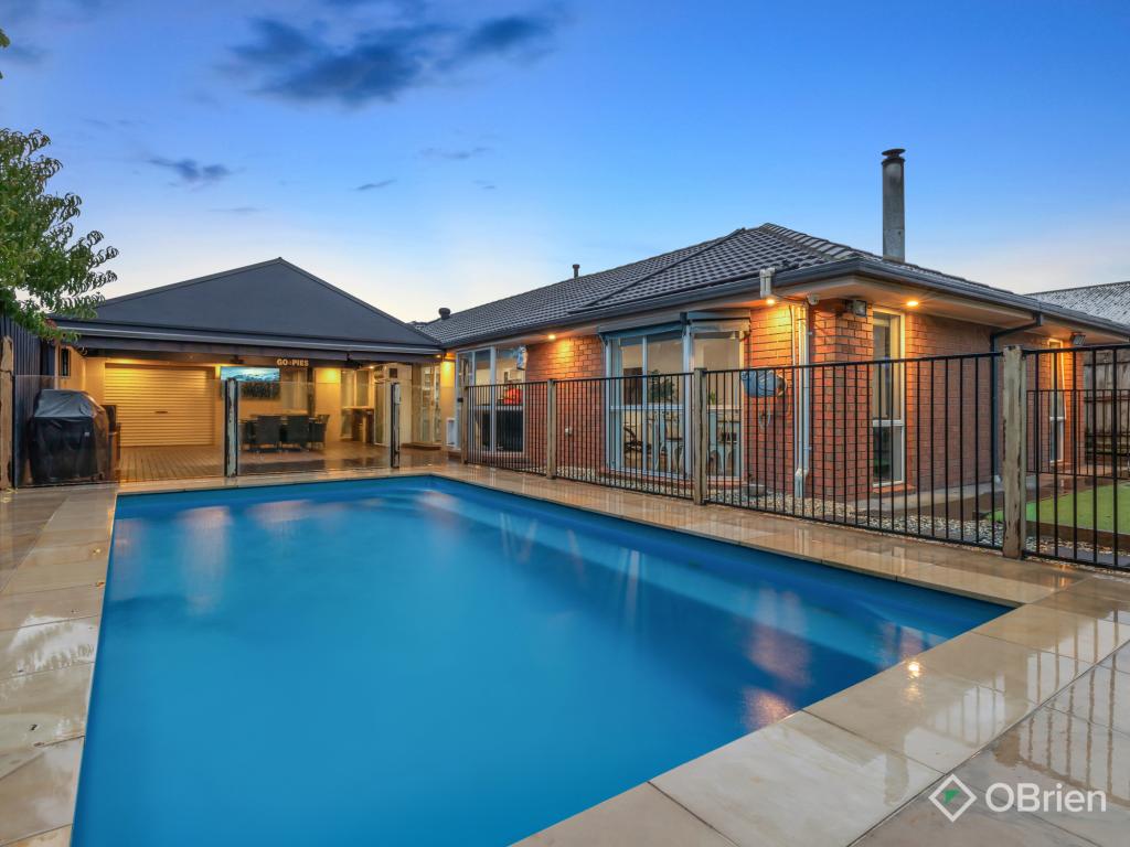 11 Wildwood Ct, Cranbourne North, VIC 3977