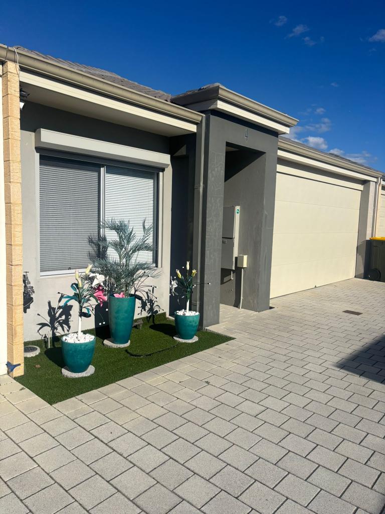 4/135 Joseph Banks Bvd, Banksia Grove, WA 6031
