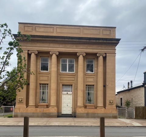 42 Gladstone St, Gladstone, SA 5473