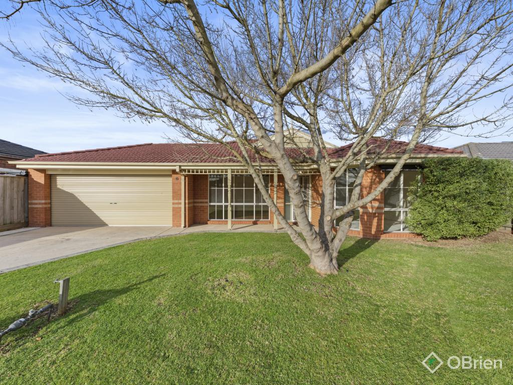 19 FOREST OAK CT, CRANBOURNE, VIC 3977