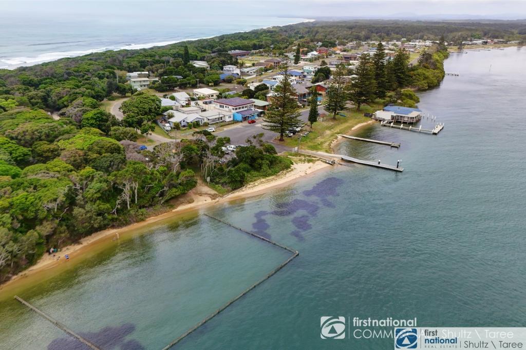 97 Main St, Manning Point, NSW 2430