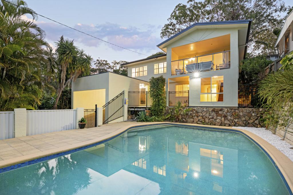61 Dobbs St, Holland Park West, QLD 4121