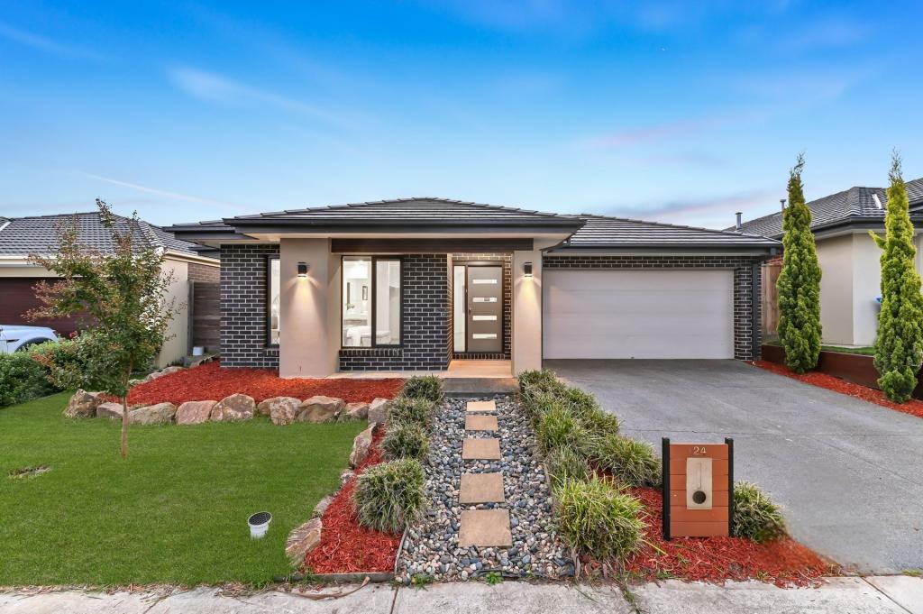 24 Kernot Pde, Clyde, VIC 3978
