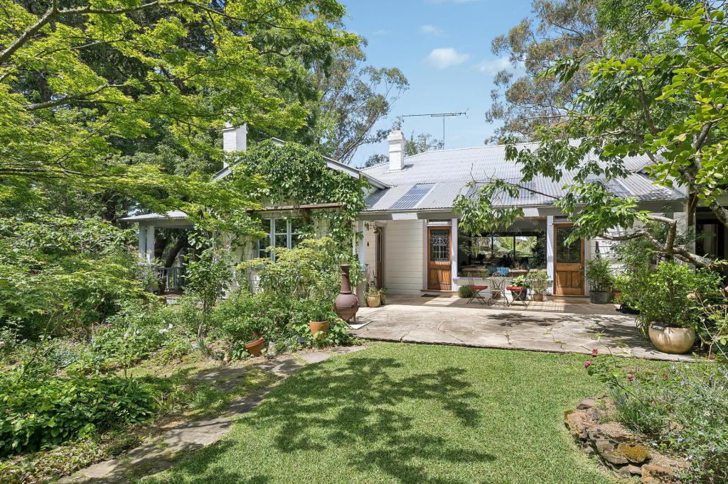 17 Myoori Ave, Wentworth Falls, NSW 2782