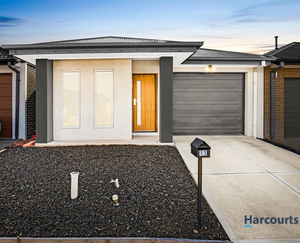 13 MACLAREN DR, MELTON SOUTH, VIC 3338