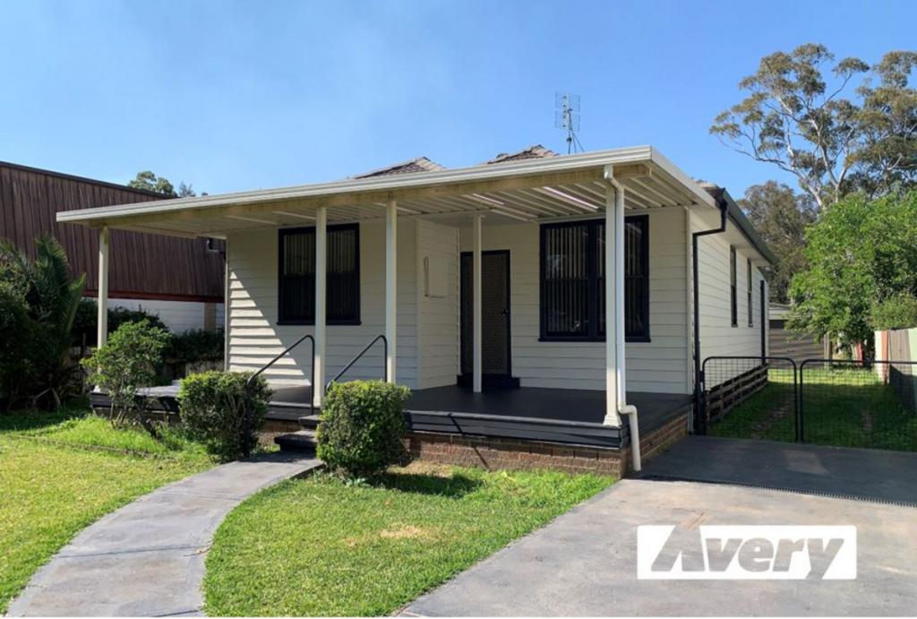 13 Victoria St, Windermere Park, NSW 2264