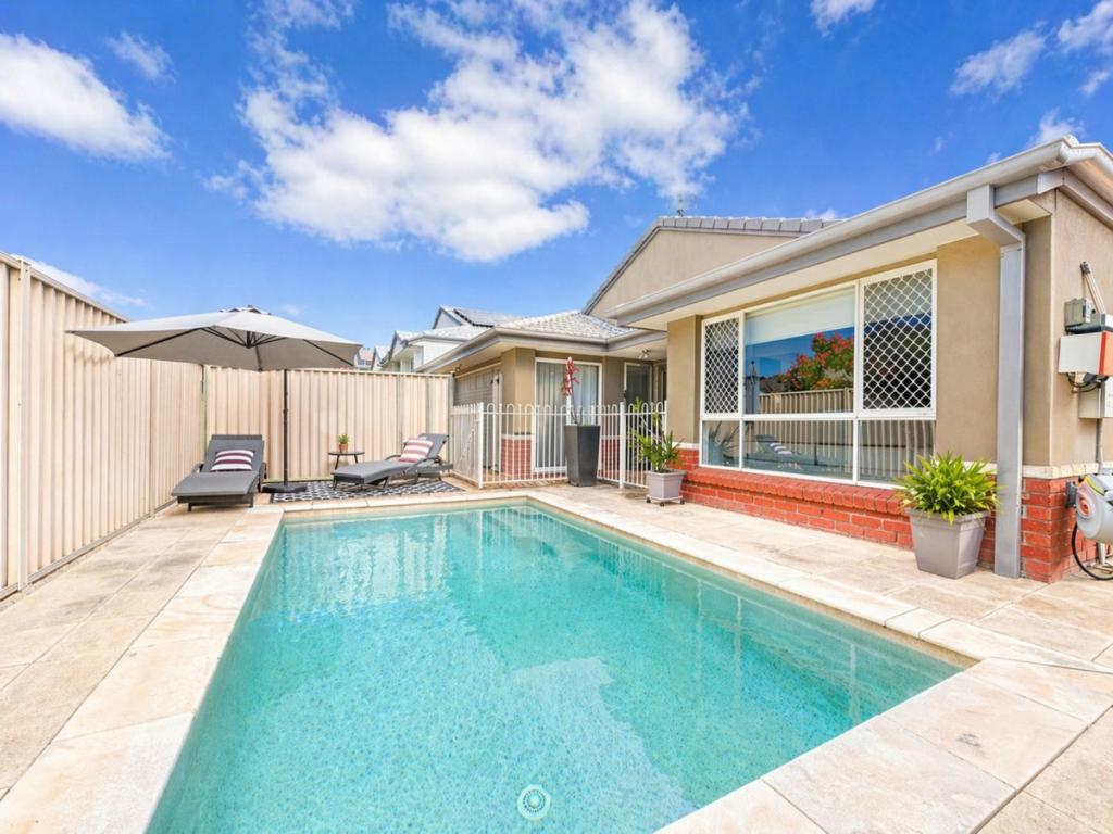 15 Red Ash Ct, Merrimac, QLD 4226