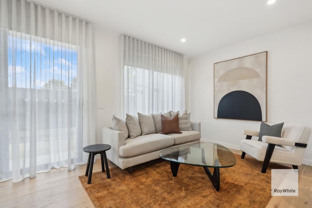 2/14 Woorite Pl, Keilor East, VIC 3033
