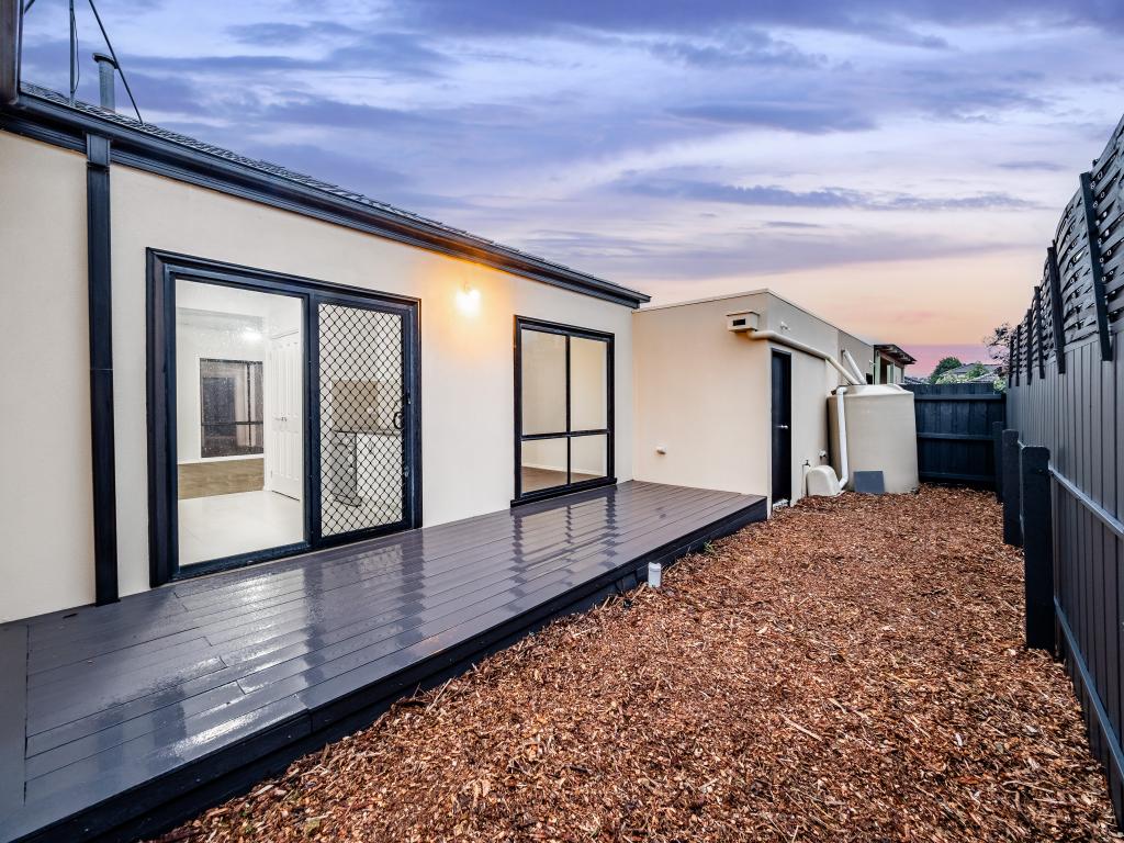 2/10 Camphor Ct, Doveton, VIC 3177