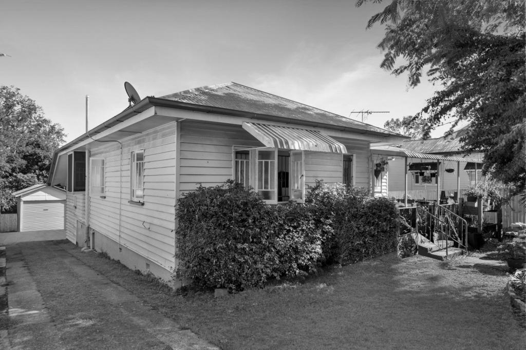 10 Barrett St, East Ipswich, QLD 4305