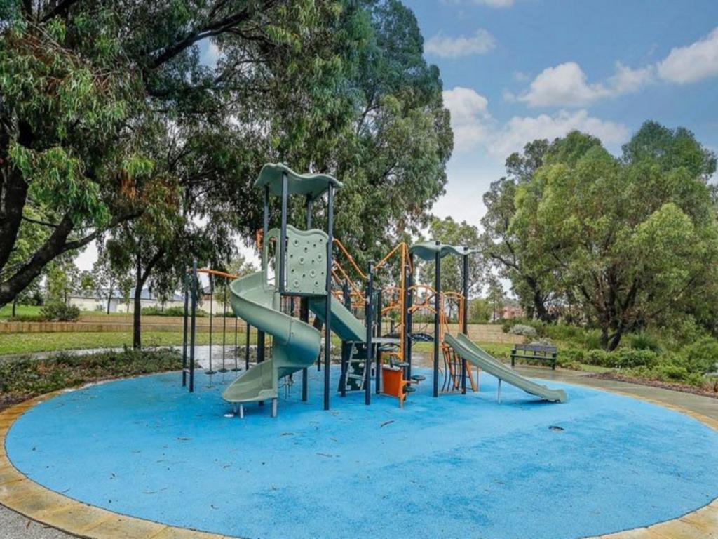 69 Doncaster Gra, Butler, WA 6036