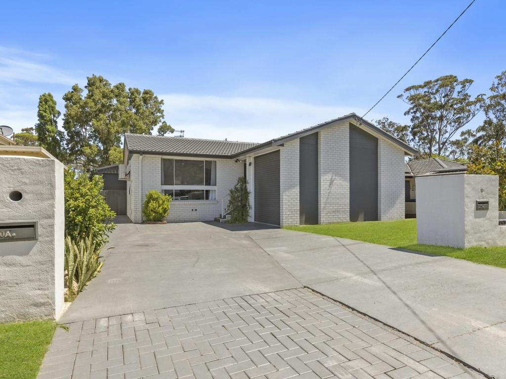 20 & 20A BLACKSWAN ST, BERKELEY VALE, NSW 2261