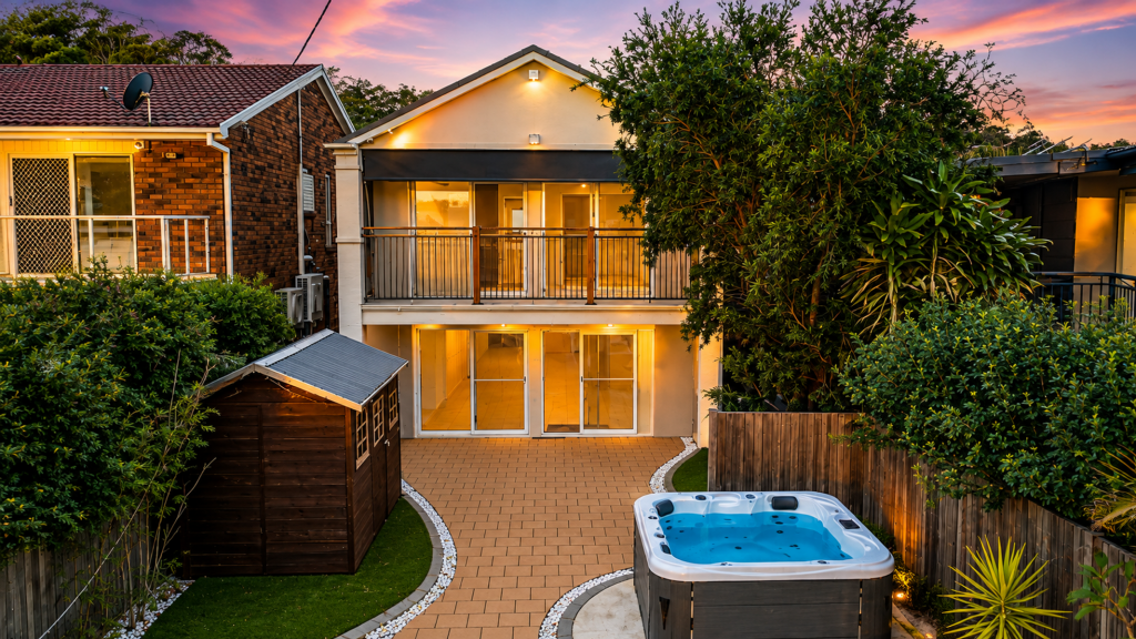151 Bay Rd, Bolton Point, NSW 2283