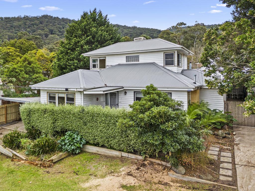8 Joan Ave, Ferntree Gully, VIC 3156