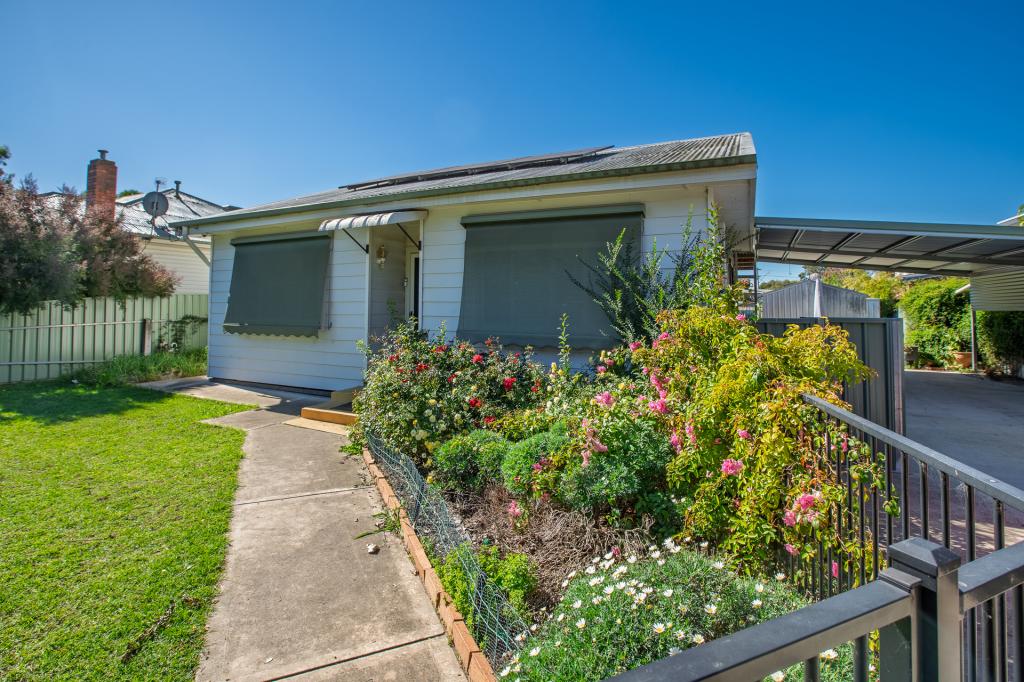 364 Parnall St, Lavington, NSW 2641