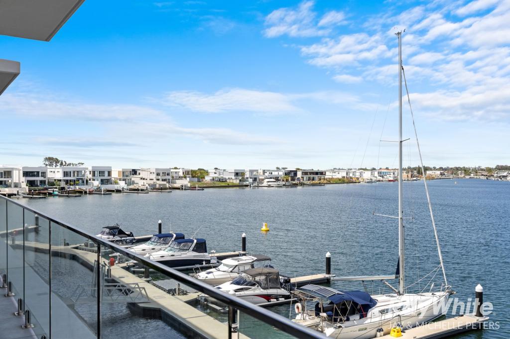 303/15 Aqua St, Newport, QLD 4020