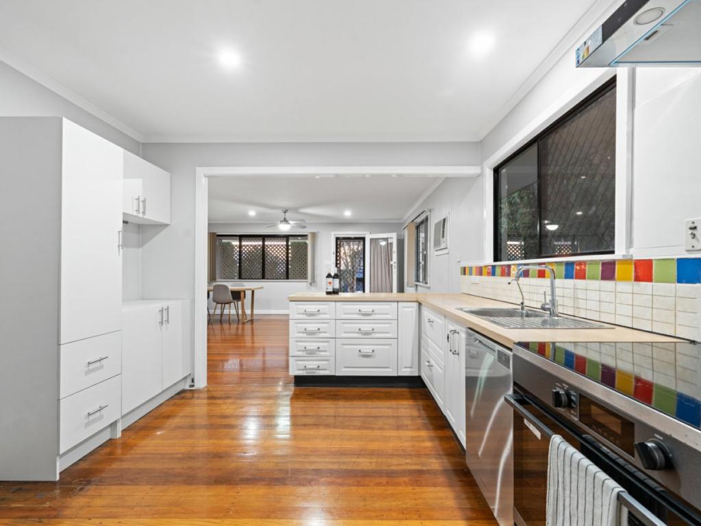 28 Augstein St, Coopers Plains, QLD 4108