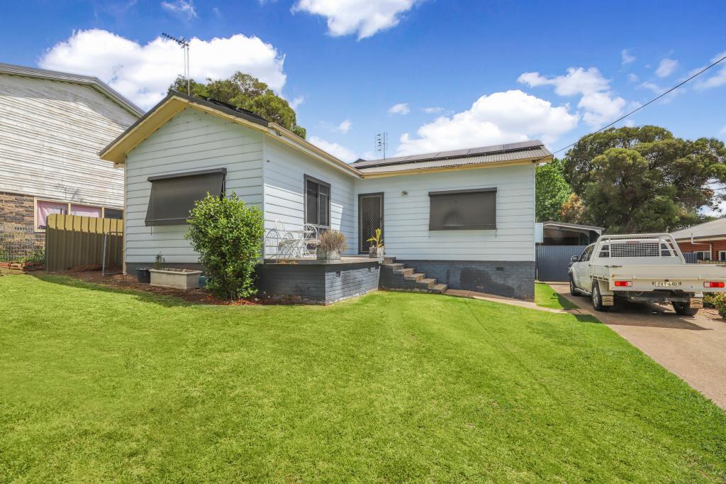 13 Simpson St, Tumut, NSW 2720