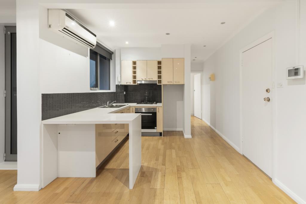 8/95 CARLISLE ST, ST KILDA, VIC 3182