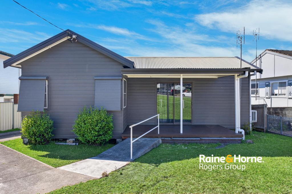 1 WOODLAWN DR, BUDGEWOI, NSW 2262