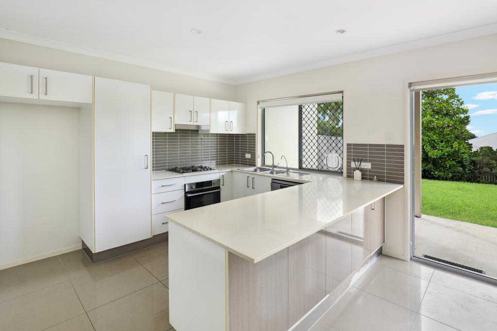 1/2 Photinia Cres, Mountain Creek, QLD 4557