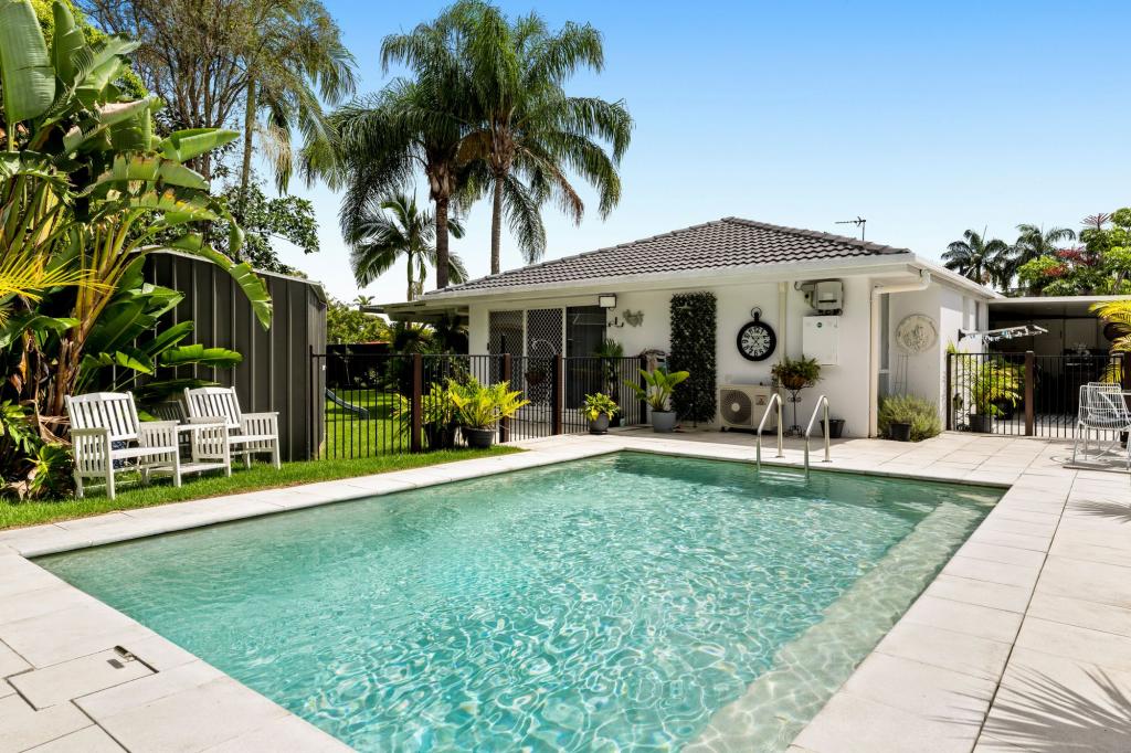 1/12 Telopea St, Labrador, QLD 4215