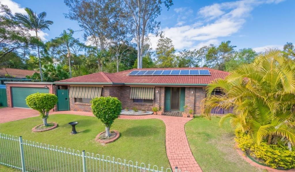 24 MACQUARIE DR, PETRIE, QLD 4502