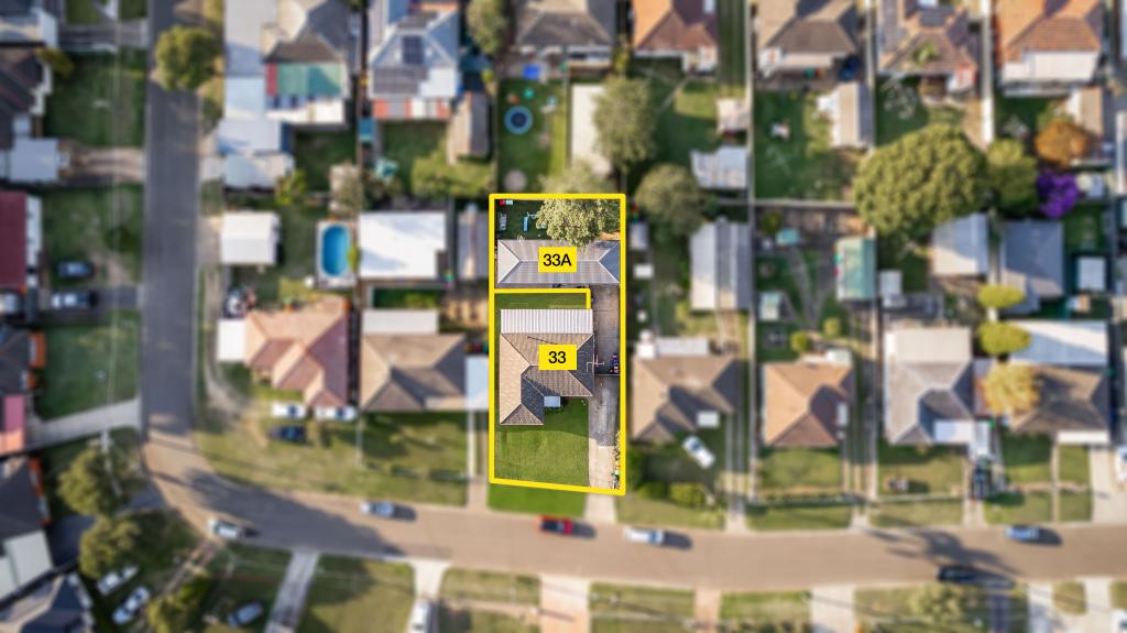 33 & 33a Gregory Ave, Oxley Park, NSW 2760