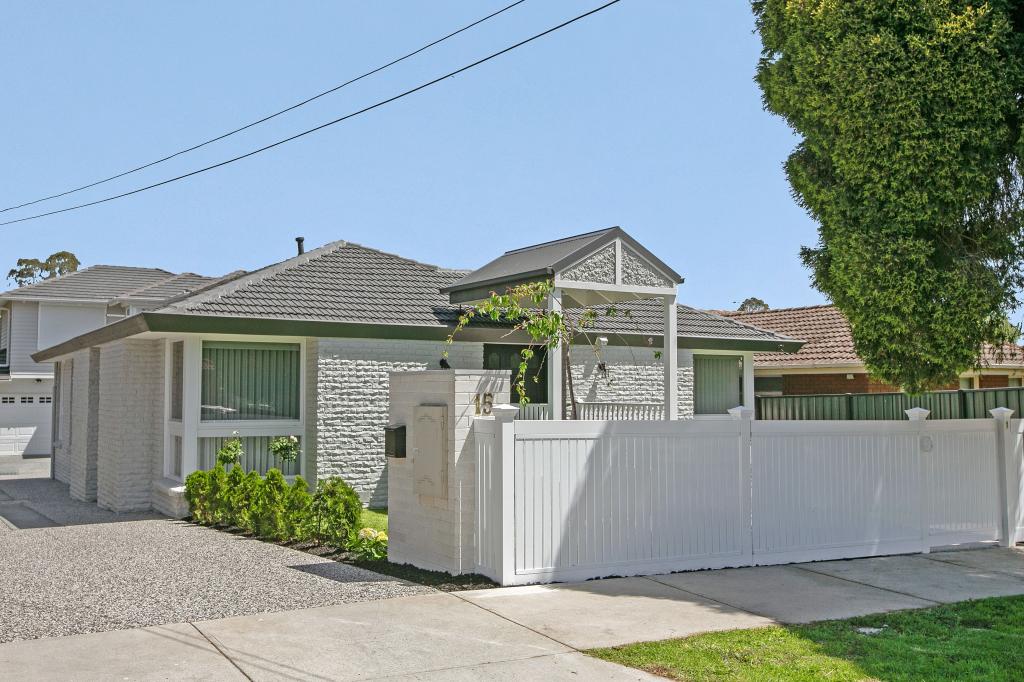 1/15 RATHCOWN RD, RESERVOIR, VIC 3073