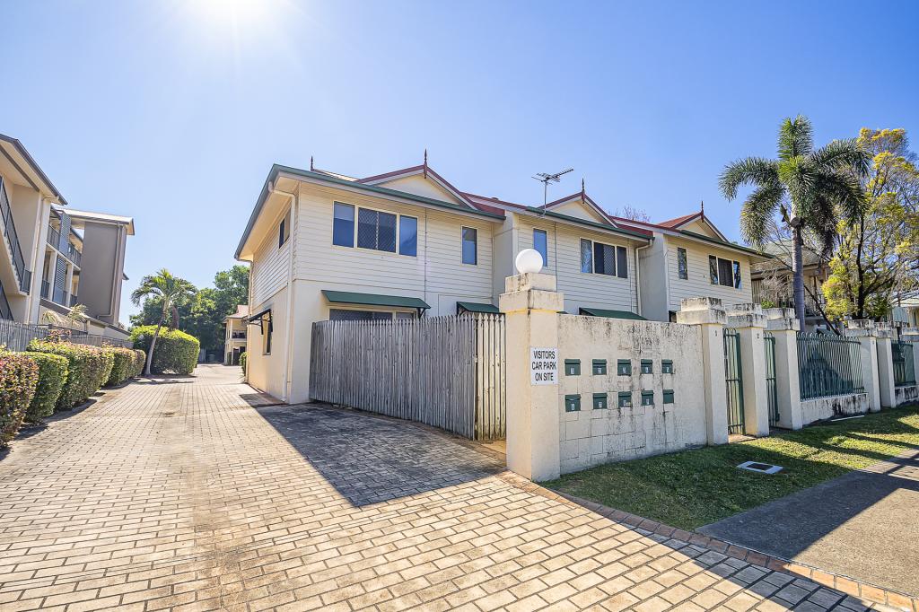 9/11 Albert St, Cranbrook, QLD 4814