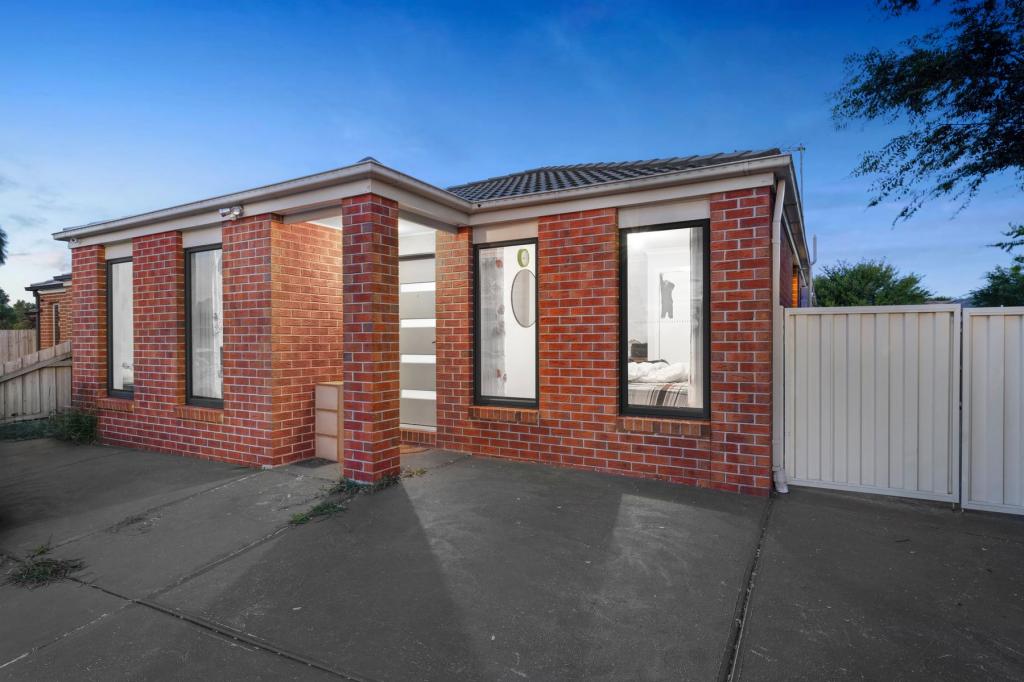 38 Parklink Dr, Cranbourne East, VIC 3977