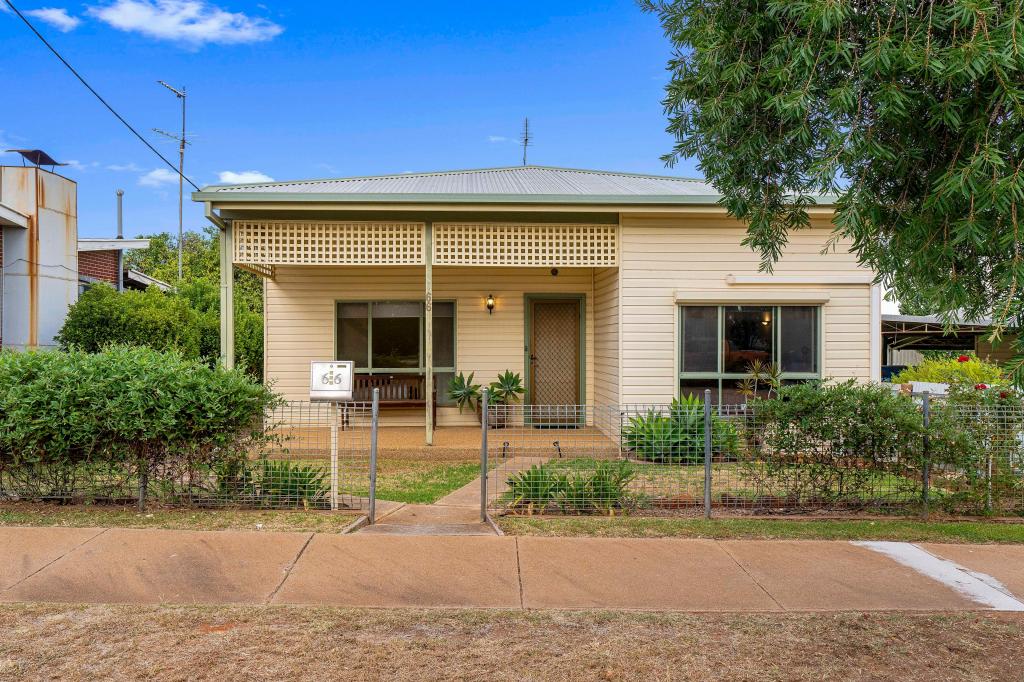 66 Cowabbie St, Coolamon, NSW 2701