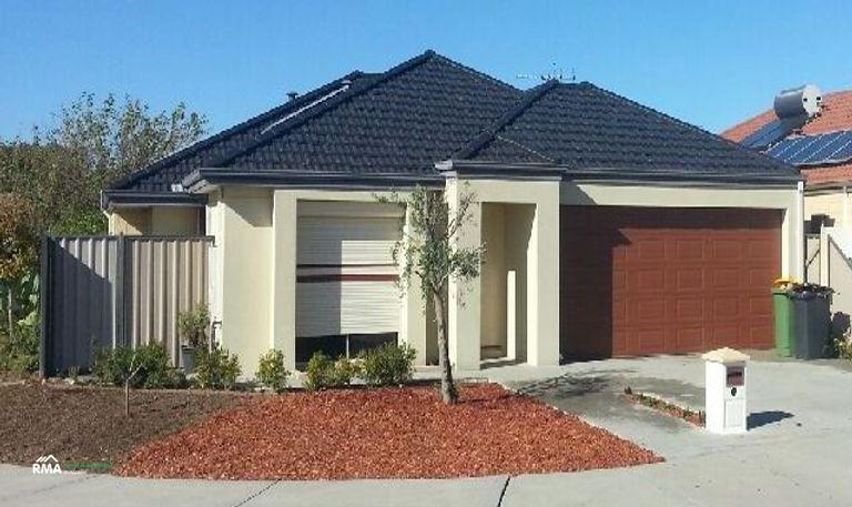 105 Canna Dr, Canning Vale, WA 6155