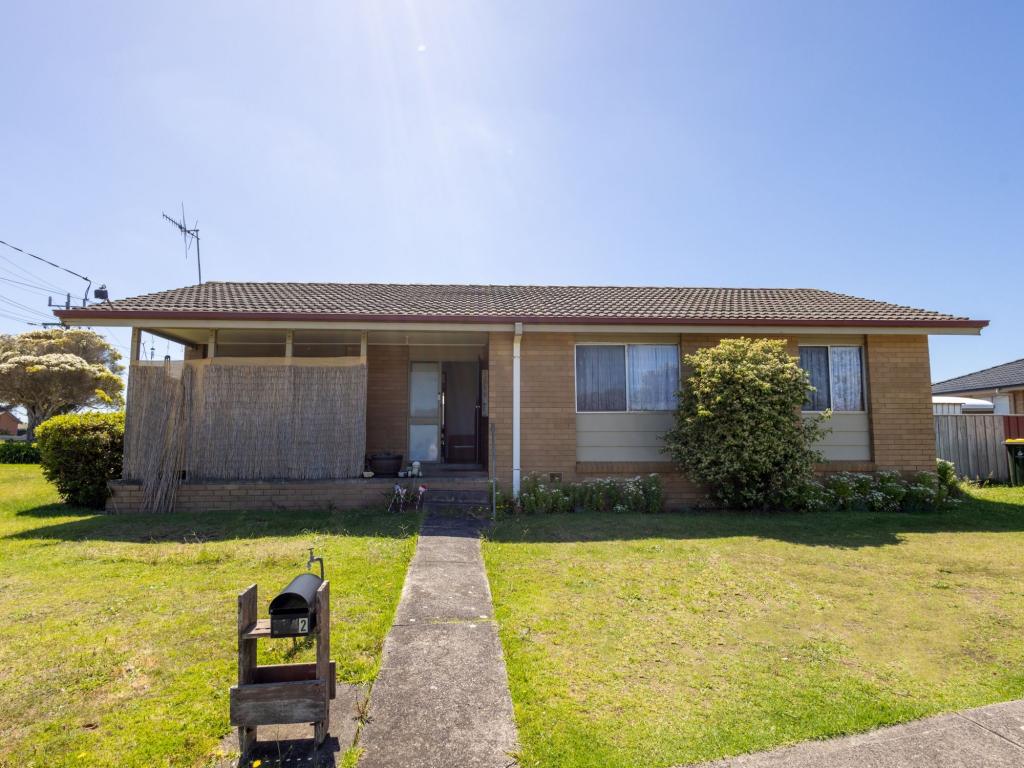 2 BOLDEN AVE, WARRNAMBOOL, VIC 3280