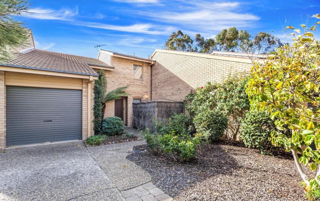 27 Strong Pl, Belconnen, ACT 2617