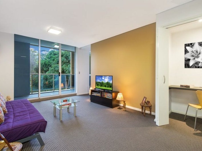 302/12 Avon Rd, Pymble, NSW 2073