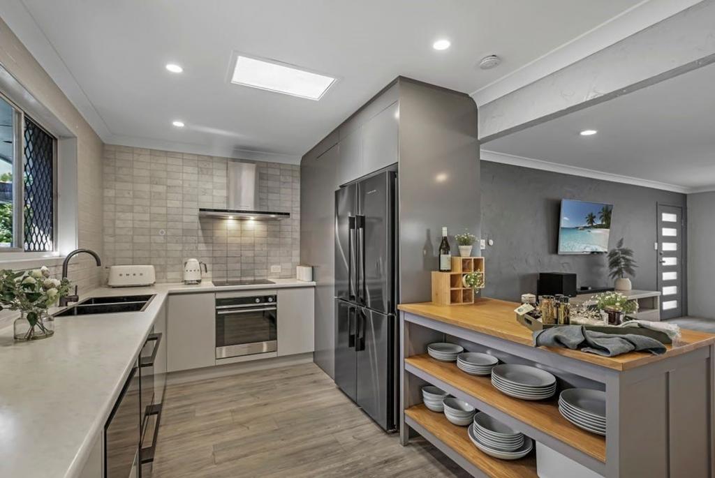 95 Monaco St, Broadbeach Waters, QLD 4218